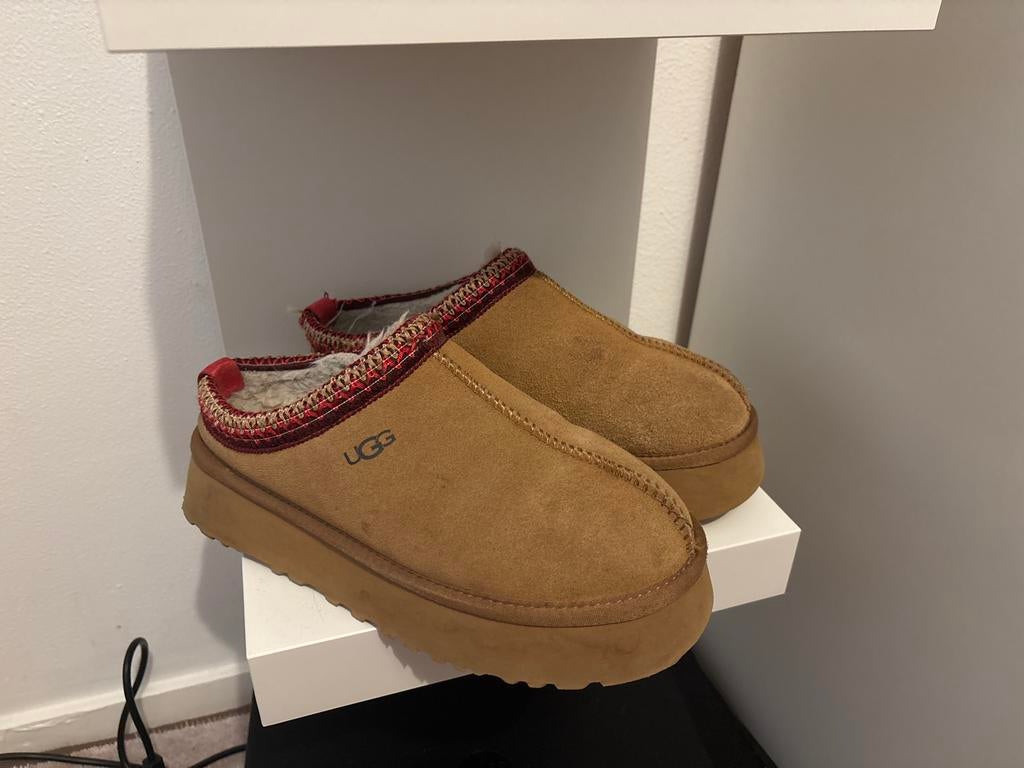 Ugg Tasmans - Zo goed als nieuw, Ophalen, Bruin, Zo goed als nieuw, Pantoffels of Sloffen