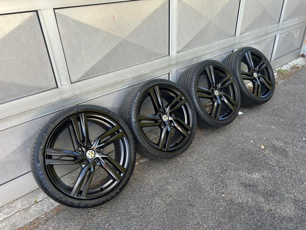 19 inch velgen met banden vw/ Audi/ seat etc, Banden en Velgen, 235 mm, Zomerbanden, Ophalen