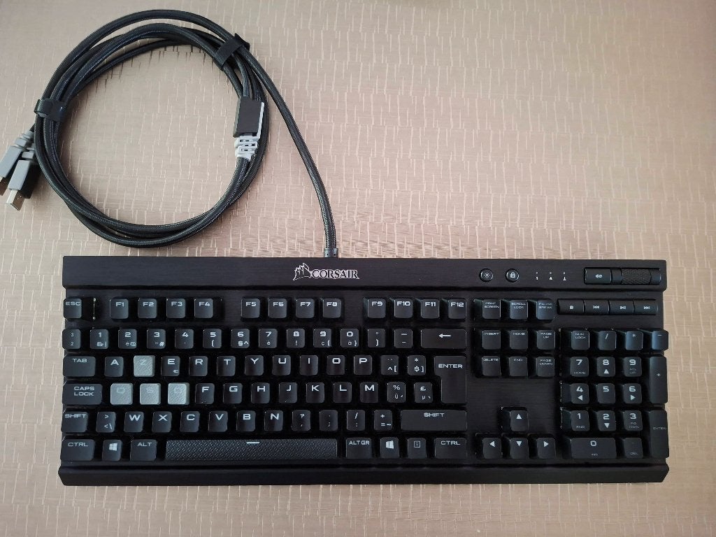 Corsair K70 RGB Rapidfire mechanical gaming keyboard, Computers en Software, Toetsenborden, Gebruikt, Gaming toetsenbord, Azerty