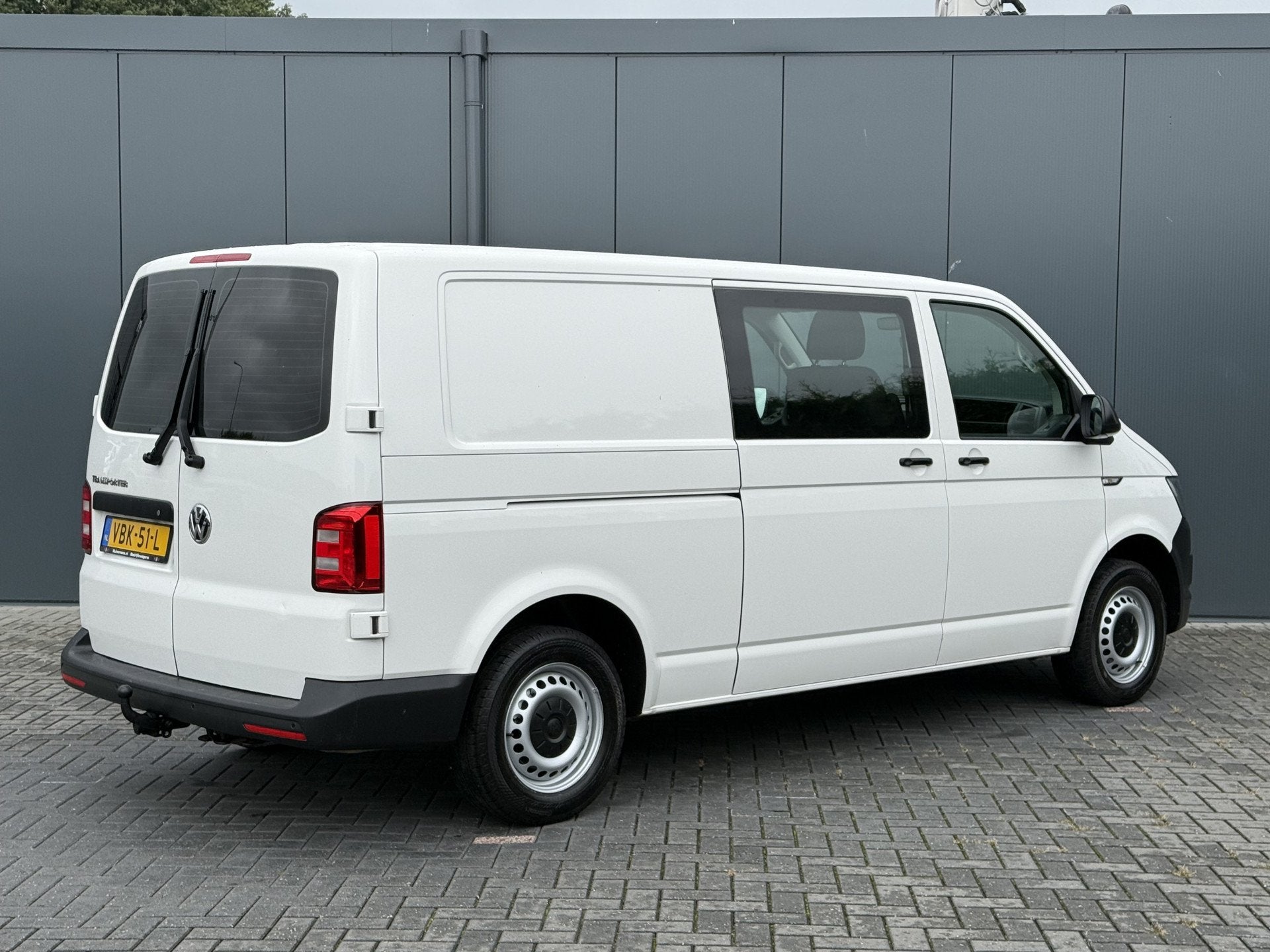 Volkswagen Transporter 2.0 TDI / L2H1 / DUBBELE CABINE / TRE, Voorwielaandrijving, Gebruikt, Euro 6, 4 cilinders