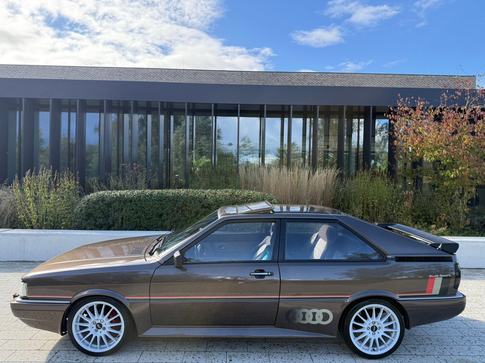 Prachtige Audi Coupé GT 2.2 5E bj 1983 –in bijna nieuwstaat!, Voorwielaandrijving, Dealer onderhouden, Stof, Bruin
