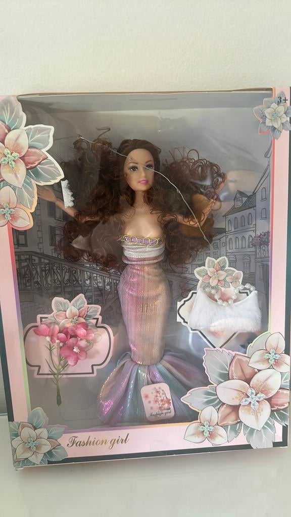 Barbie tekoop aangeboden, Ophalen of Verzenden, Zo goed als nieuw, Pop