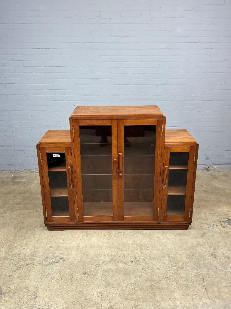 Vintage Art Deco vitrinekast van notenhout, Ophalen of Verzenden