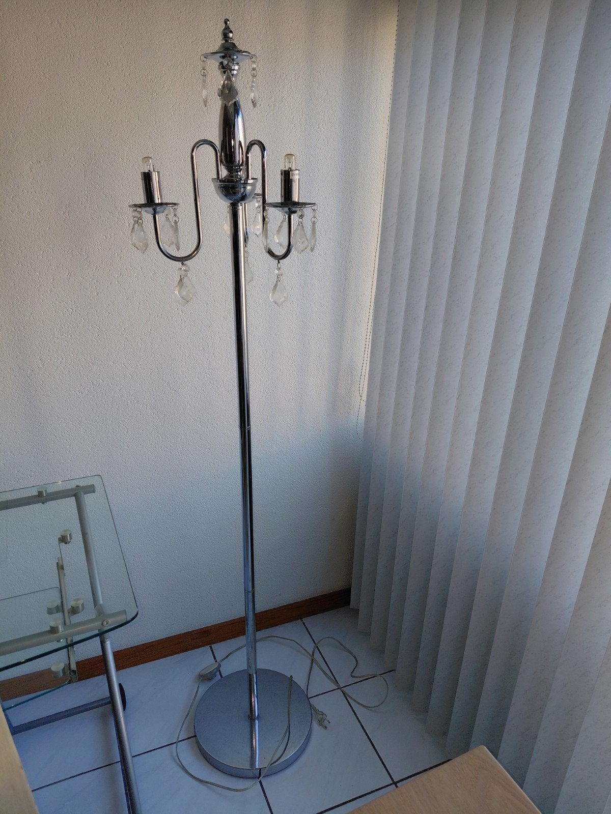 Elegante staande lamp met kristallen hangers, Ophalen