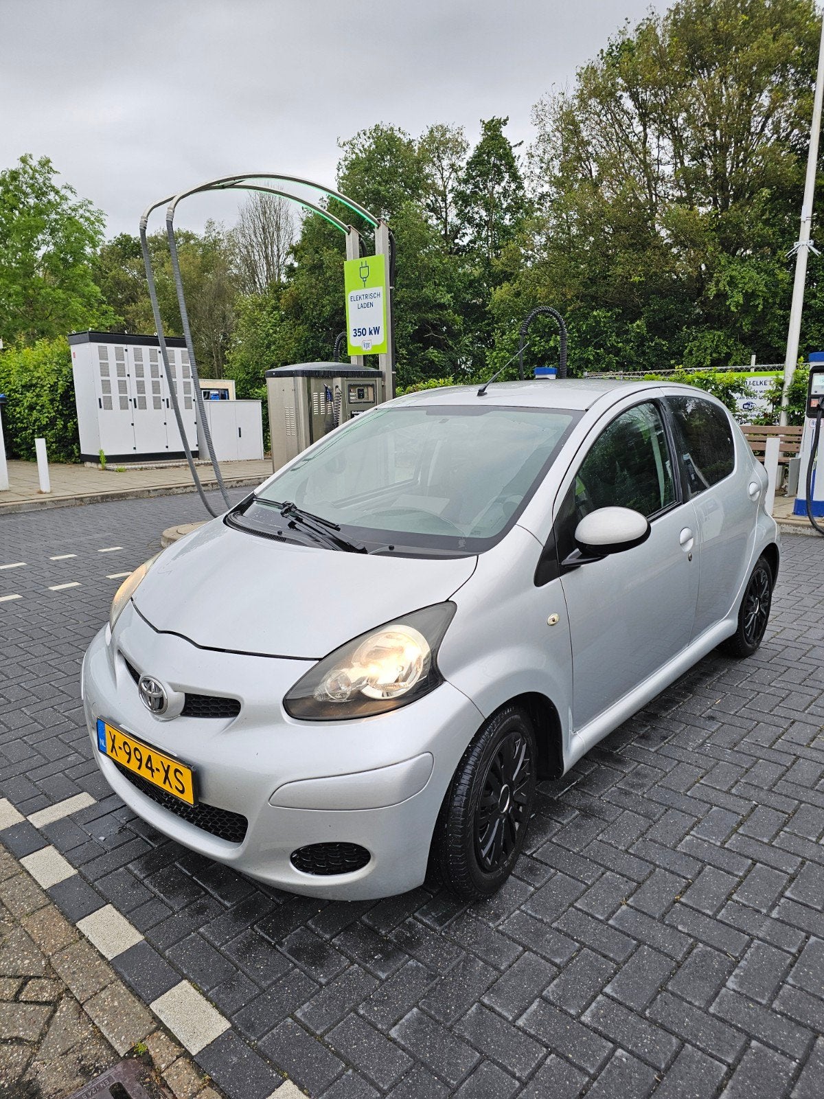 Toyota Aygo met Apple Carplay/Android Auto!, Voorwielaandrijving, Stof, Zwart, 4 stoelen