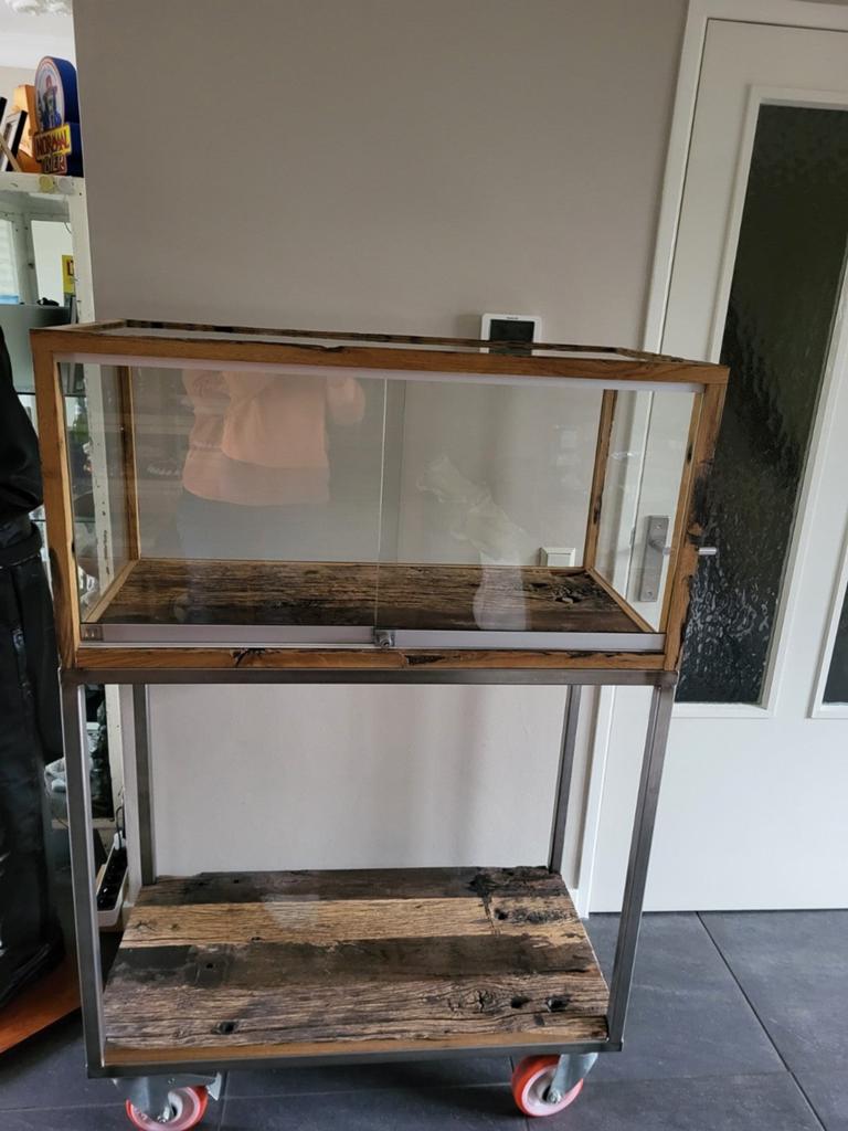 Etalage vitrinekast..museum kast..glaskast..MOET WEG TEAB, Ophalen, Gebruikt, 50 tot 100 cm, 150 tot 200 cm