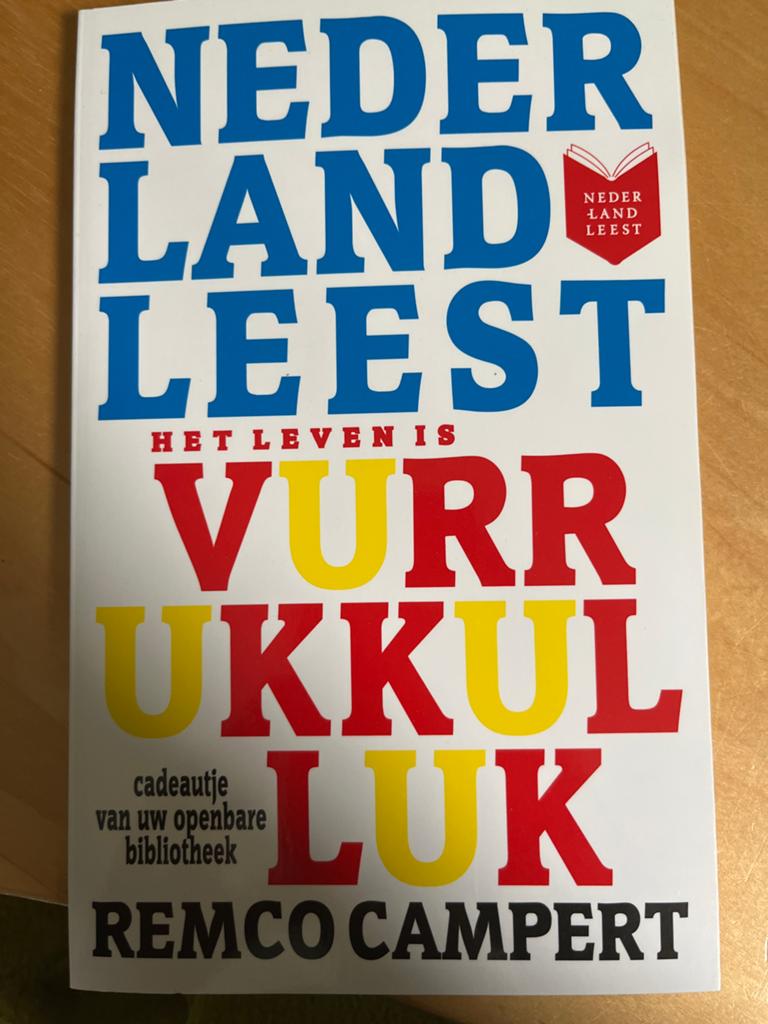 Het leven is vurrukkulluk - Remco Campert (Nederland Leest), Boeken, Ophalen of Verzenden, Gelezen, Nederland