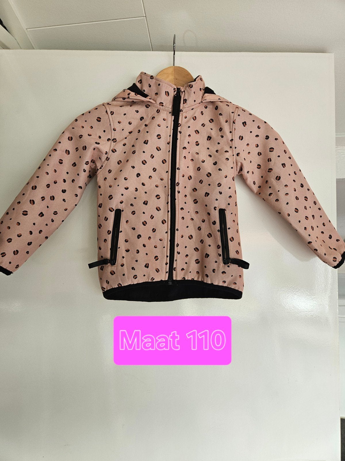 Softshell jasje maat 110, Ophalen of Verzenden, Zo goed als nieuw, Meisje, Jas