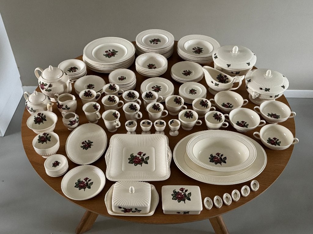 Wedgwood Moss Rose Servies, Ophalen