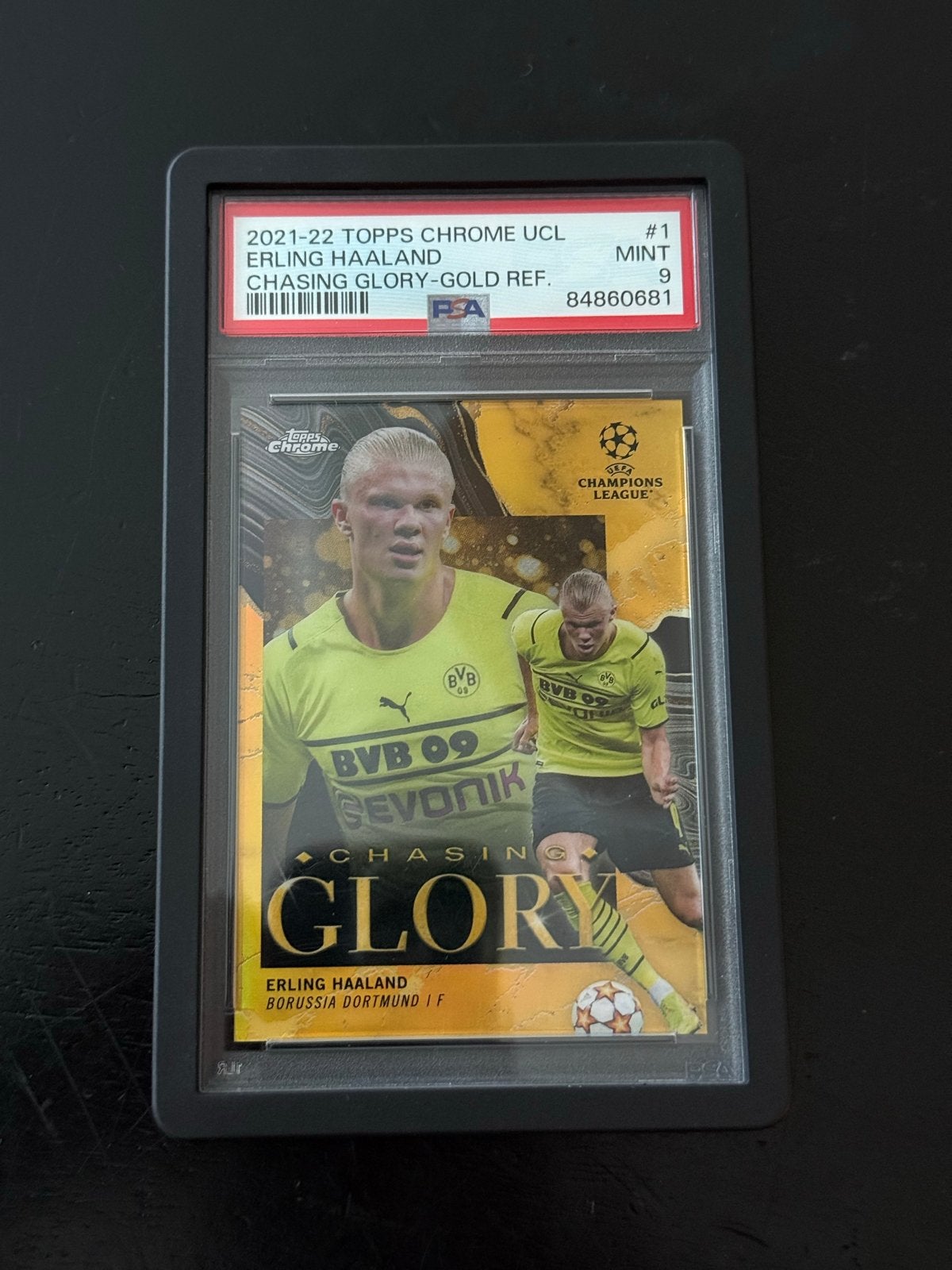 Erling Haaland Topps Chrome UCL Chasing Glory Gold Refractor, Ophalen of Verzenden, Zo goed als nieuw, Buitenlandse clubs, Spelerskaart