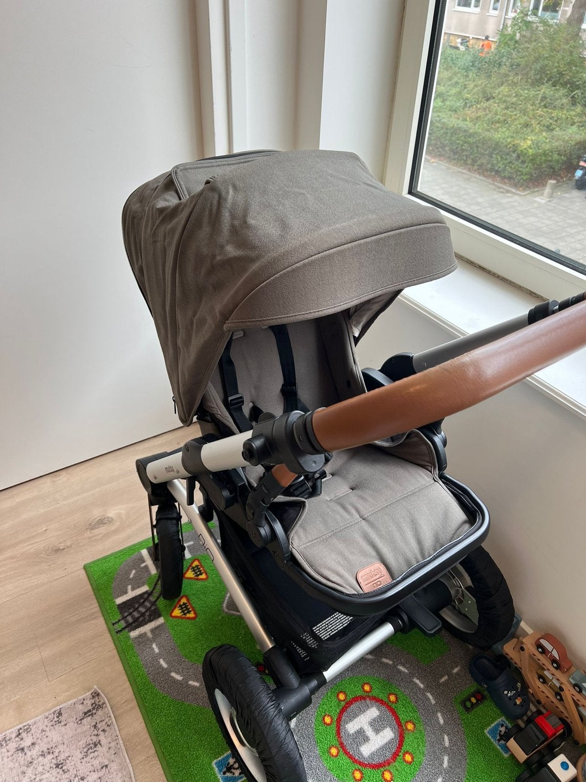 Foto 3 van Mutsy Nio Adventure Sea Green kinderwagen met accessoires