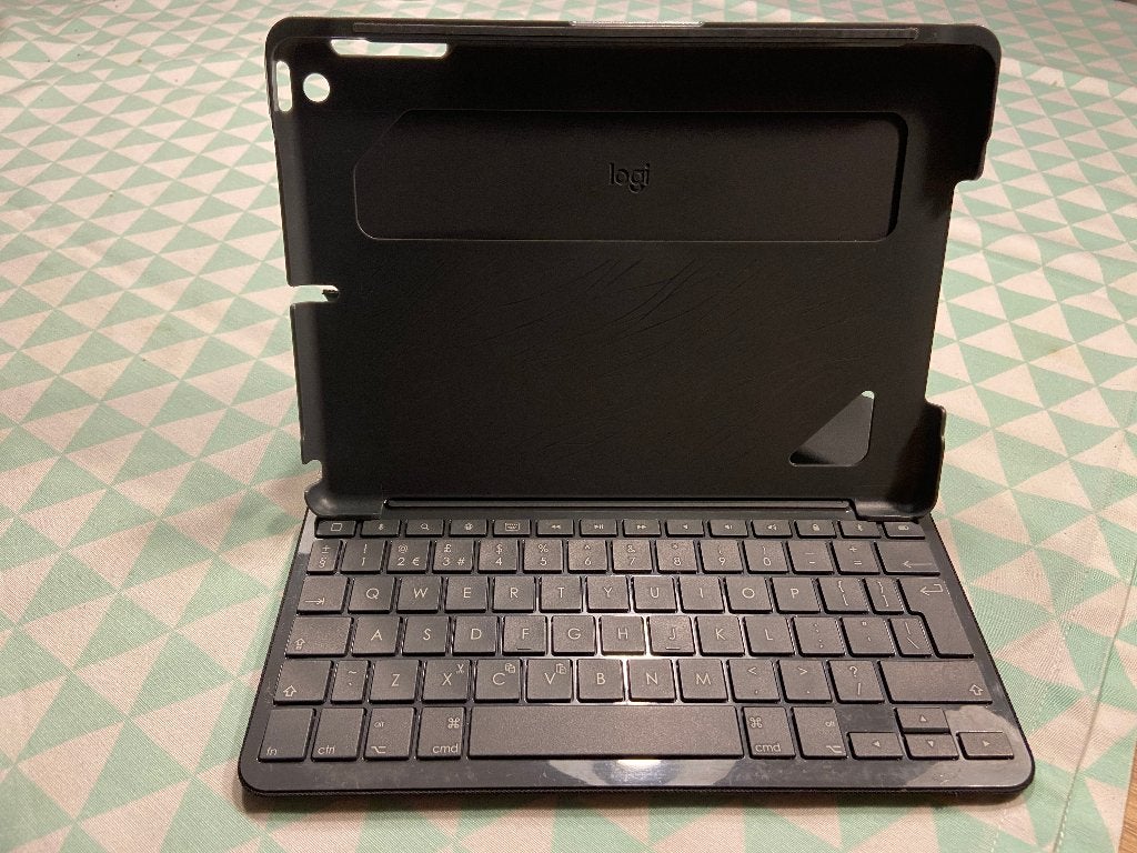 Ipad-hoesje met toetsenbord (5e en 6e generatie: 2017, 2018), Computers en Software, 9 inch, Gebruikt, 32 GB, Apple iPad