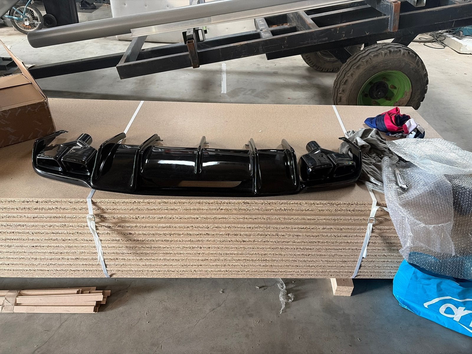 Mercedes-Benz AMG diffuser met uitlaatsierstukken, Ophalen of Verzenden, Nieuw, Mercedes-Benz