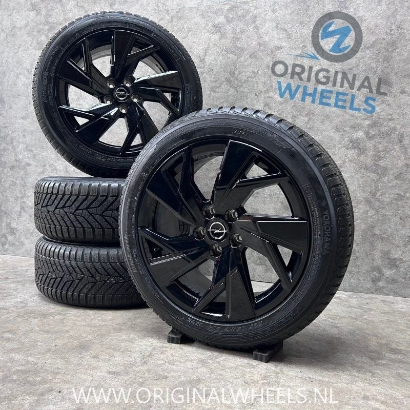 nieuw 17 inch originele velgen + winterbanden Opel Astra L, Gebruikt, -, -, Banden en Velgen
