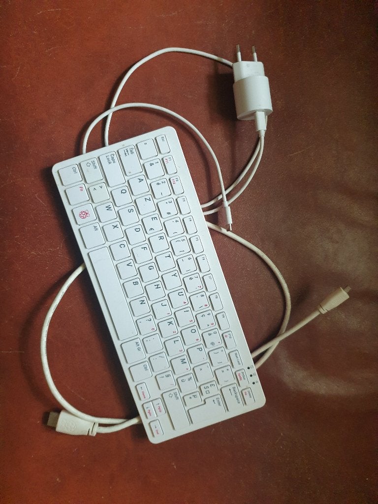 Raspberry Pi PI400UK 400 4GB 4 x 1.8GHz, Computers en Software, Ophalen, 64 GB, Minder dan 2 Ghz, Zo goed als nieuw