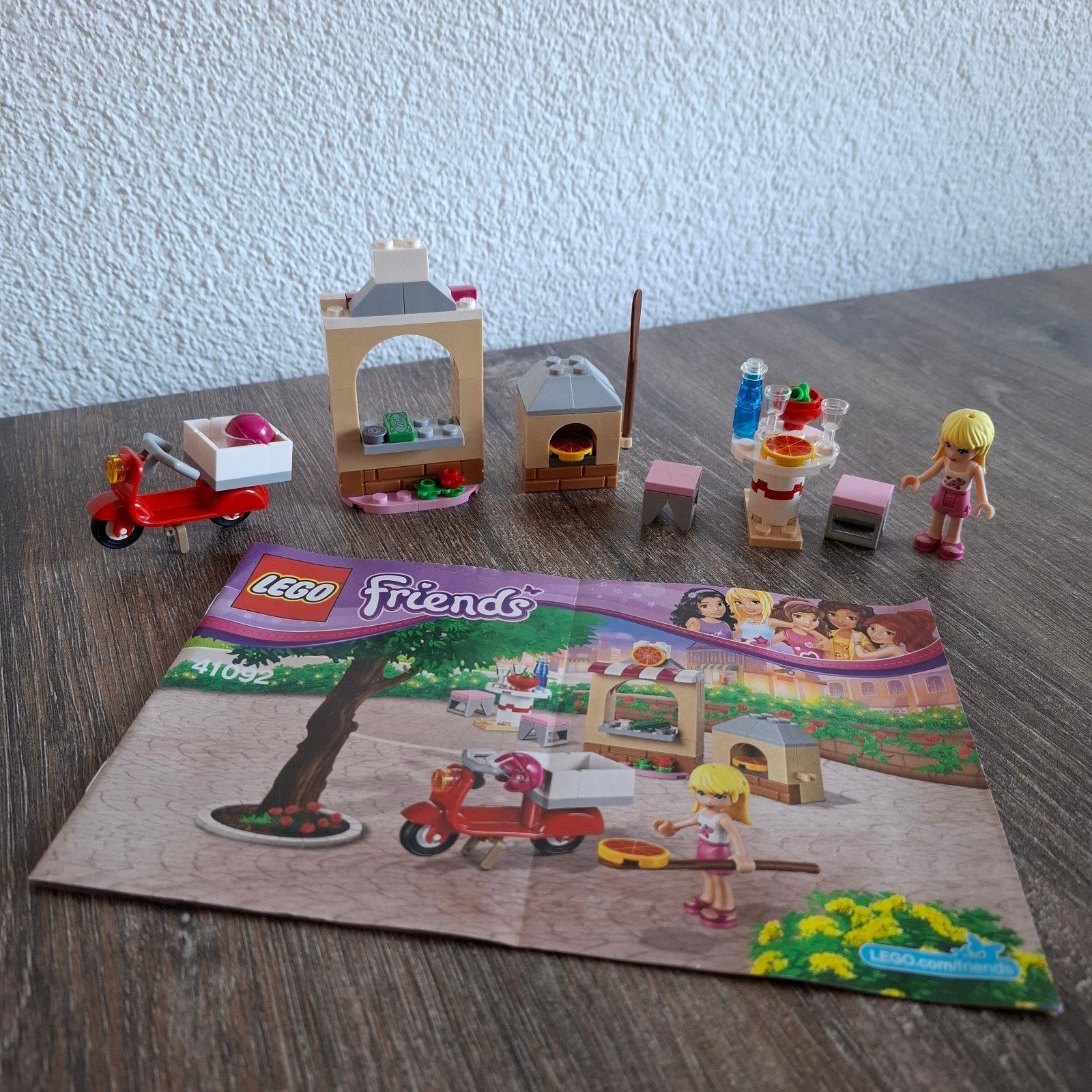 Lego Friends 41092 Stephanie's pizzeria., Kinderen en Baby's, Lego, Friends, Ophalen of Verzenden, Zo goed als nieuw