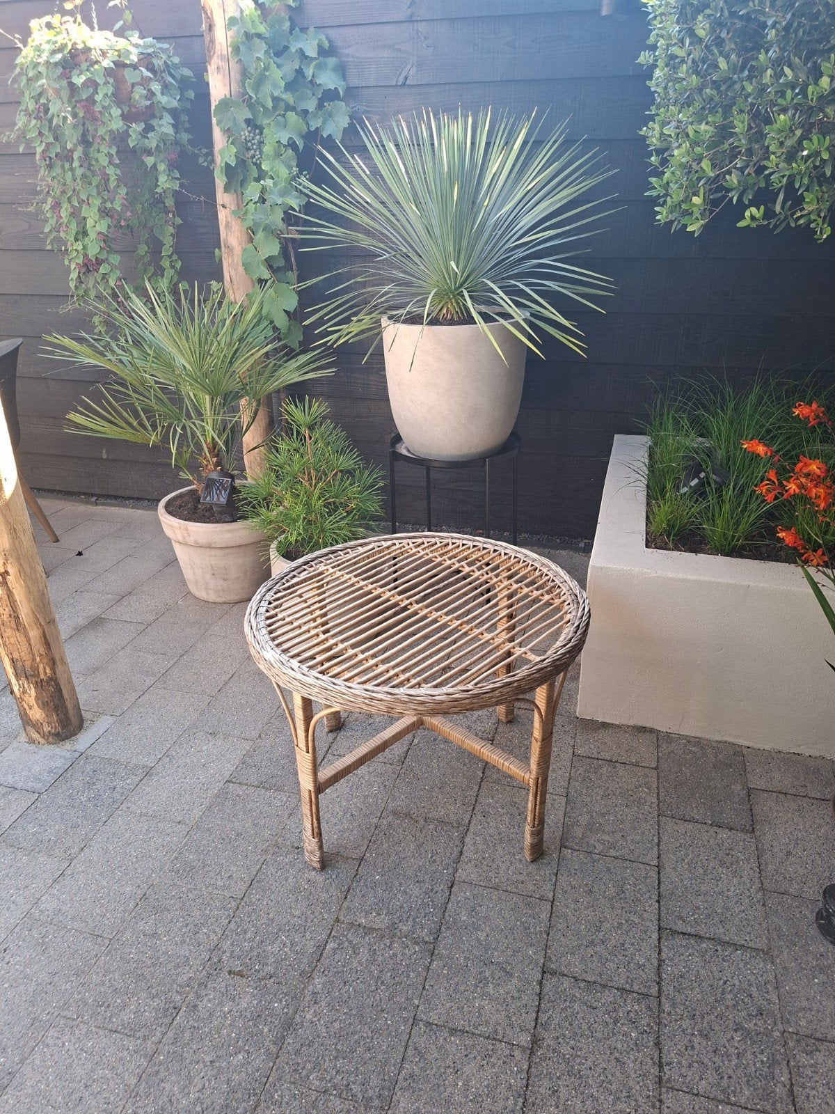 Rotan Ibiza bijzettafel - Rond, Ophalen of Verzenden, Gebruikt, Rond, Overige materialen