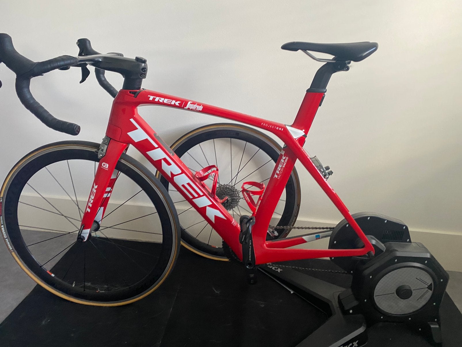 Full Carbon Trek racefiets + Tacx fietstrainer, Carbon, Zo goed als nieuw, 57 tot 61 cm, Meer dan 20 versnellingen