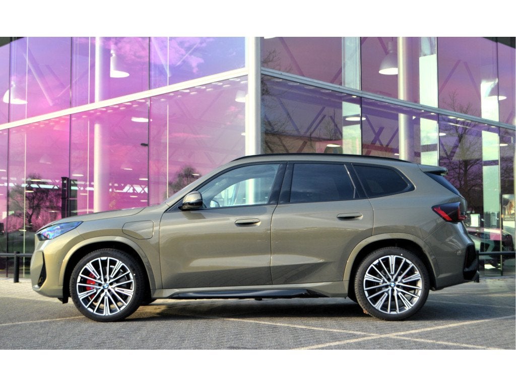 BMW X1 xDrive25e High Executive M Sport Automaat / Panoramad, Auto's, BMW, 136 pk, Met garantie (alle), Stoelverwarming, Bedrijf