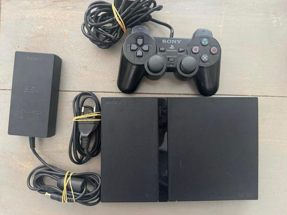 PlayStation 2 Slim met controller en alle kabels, Gebruikt, Zwart, Ophalen of Verzenden, Met 1 controller