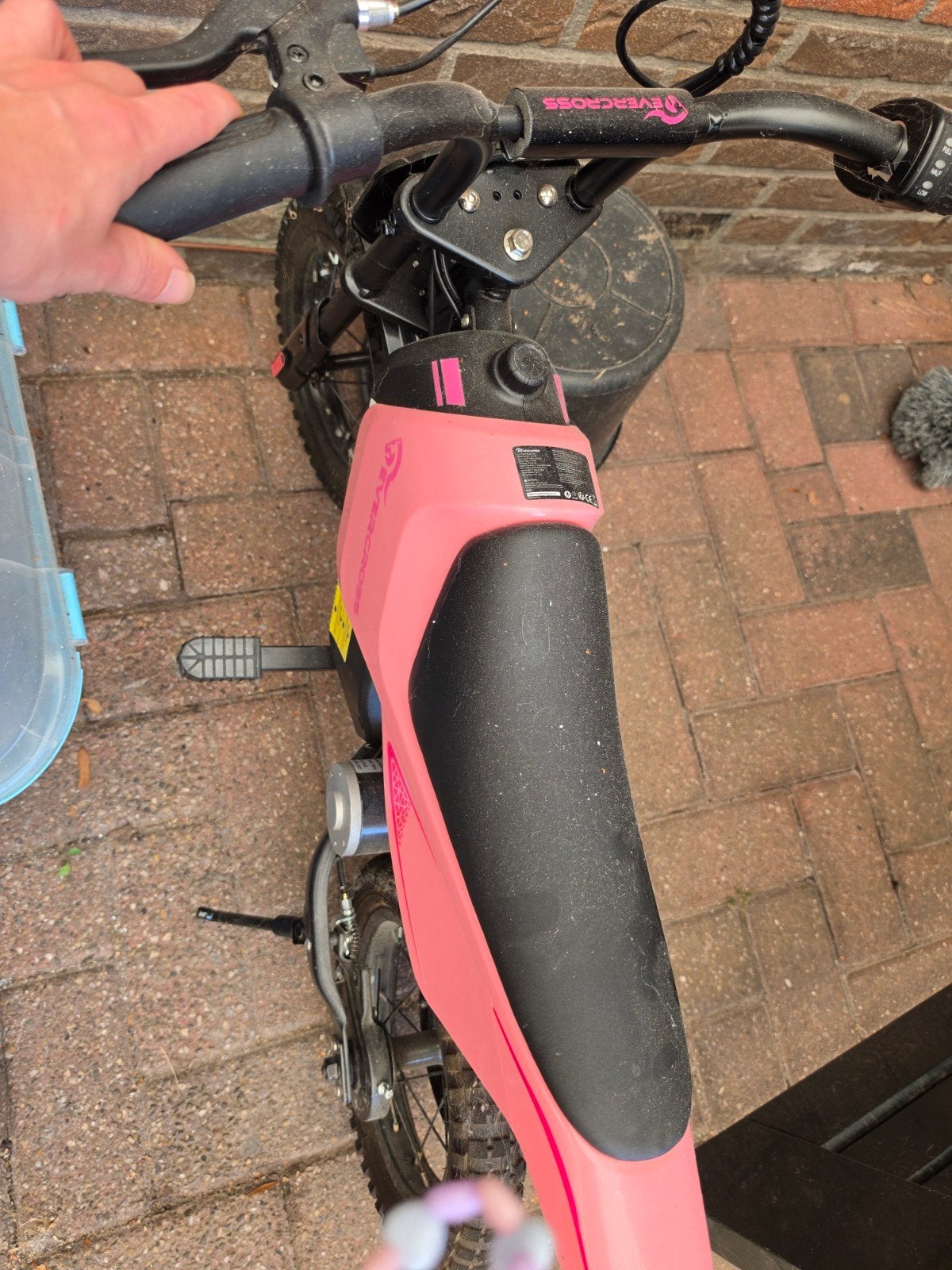 Roze elektrische kinder crossmotor - Zo goed als nieuw, Ophalen of Verzenden, Zo goed als nieuw