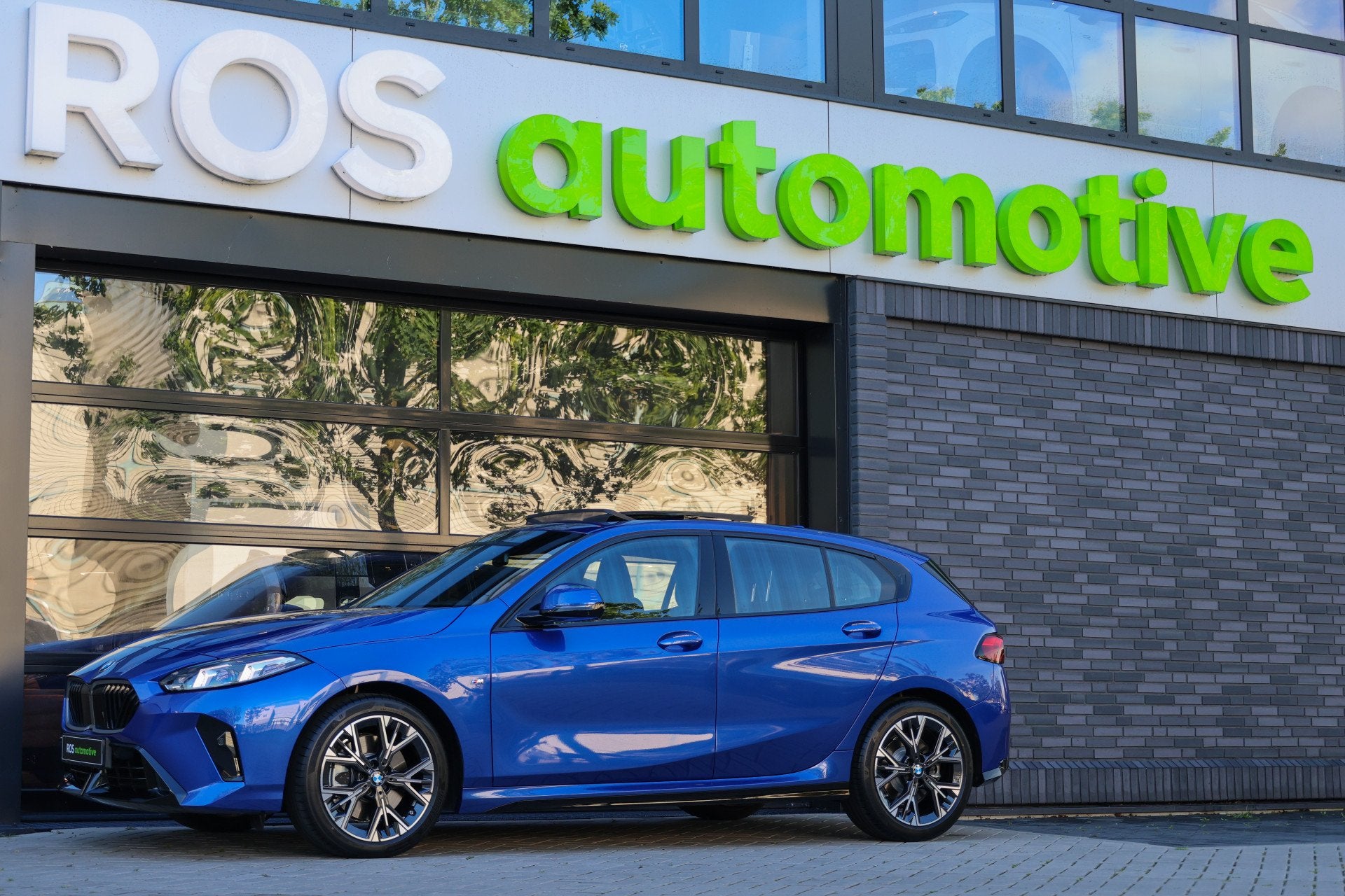 BMW 1-serie 123 xDrive | VOL! | M-SPORT | PANO | MEMORY | HU, Auto's, Gebruikt, Zwart, 4 cilinders, Automatische klimaatregeling