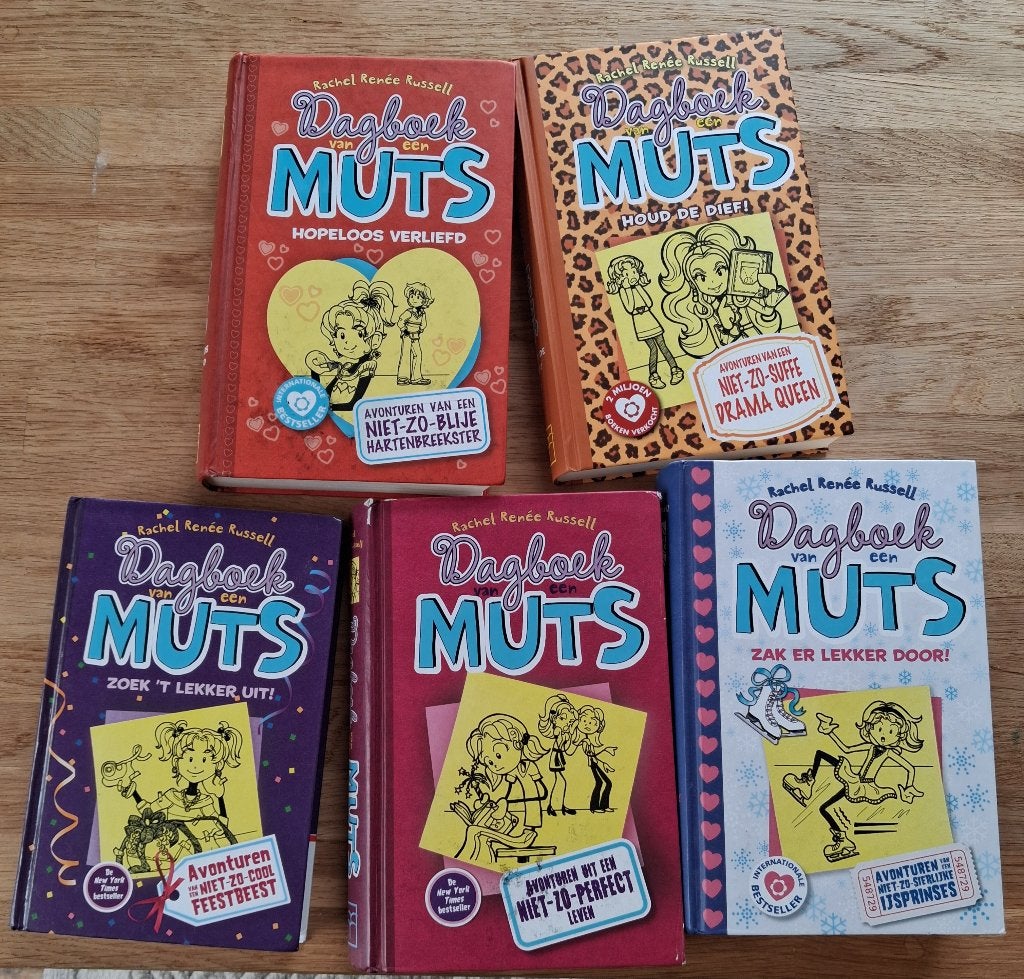5 boeken Dagboek van een Muts te koop!, Boeken, Ophalen of Verzenden, Gelezen, Rachel Renée Russell, Fictie algemeen