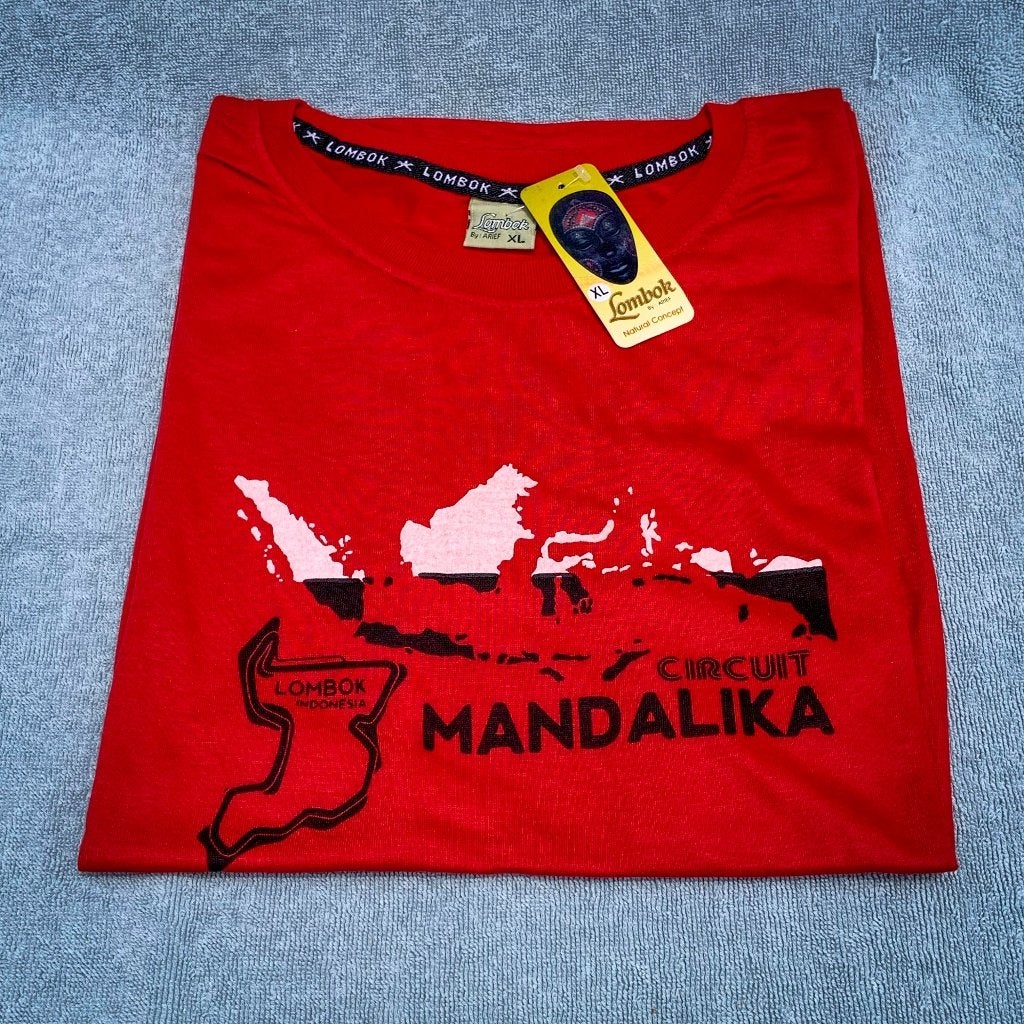 Org. T-shirt Circuit Mandalika kleur Bordeaux rood maat L-XL, Verzenden, Nieuw, Motoren