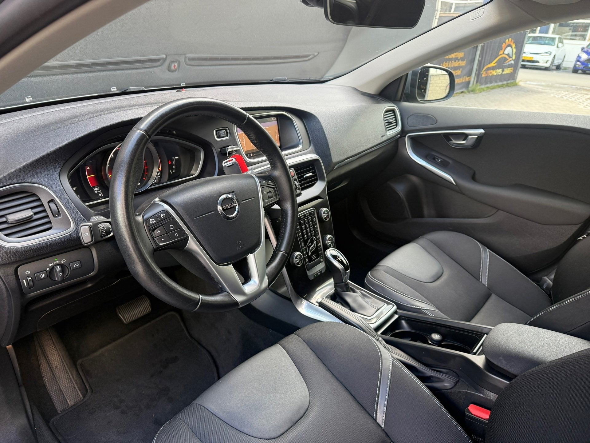 Volvo V40 1.5 T2 Polar+ Sport Automaat Sensoren, Stof, 700 kg, 122 pk, Origineel Nederlands
