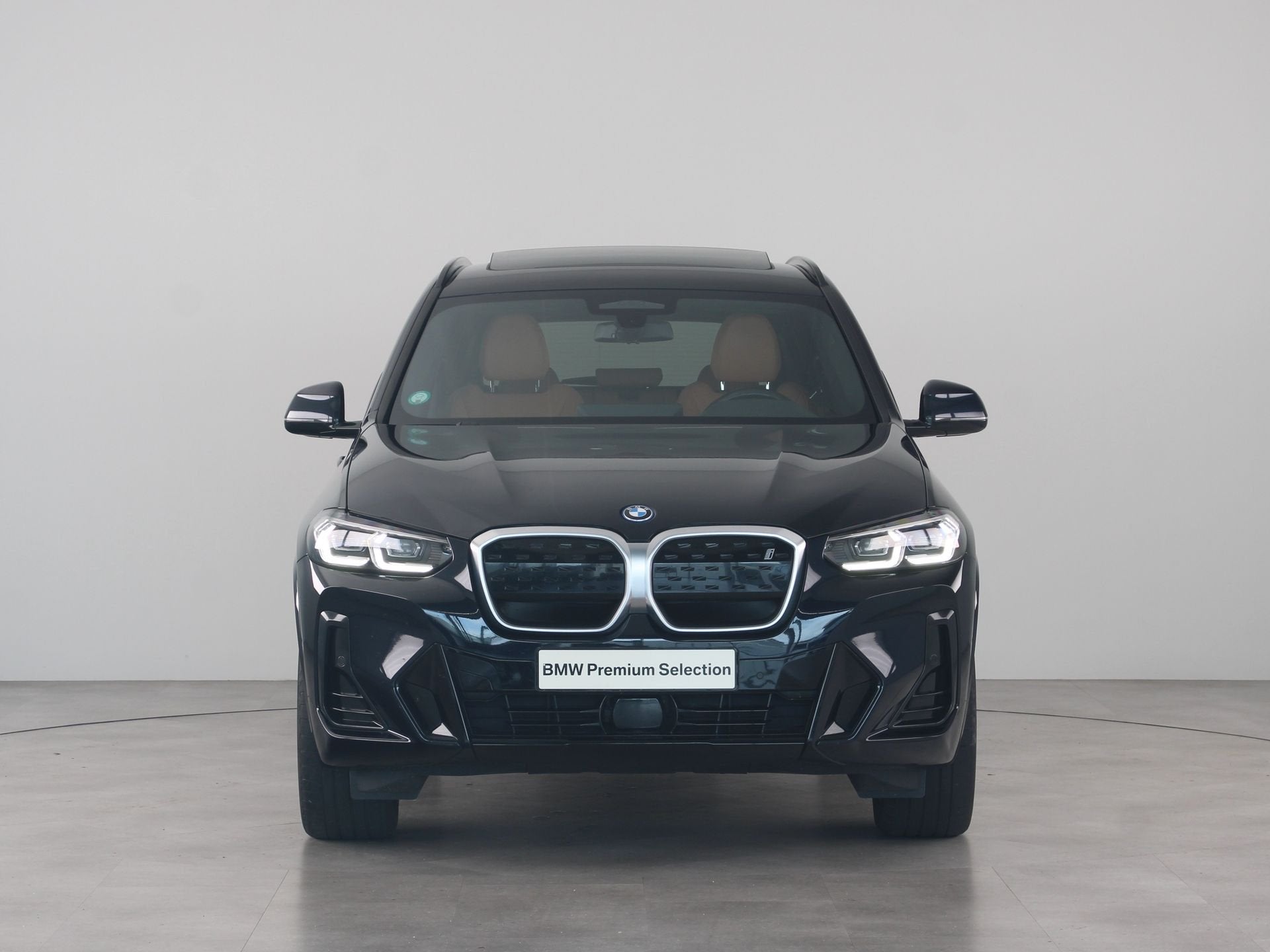 BMW iX3 Executive 80 kWh SoH 96% (bj 2022, automaat), Dealer onderhouden, Achterwielaandrijving, 750 kg, Zwart