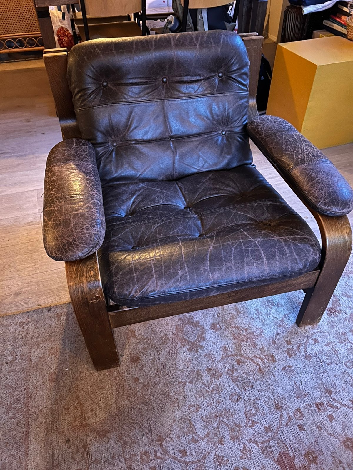 Vintage leren lounge fauteuil, jaren 60/70, midcentury/retro, Huis en Inrichting, Ophalen, Gebruikt, Leer, Brutalistisch, Scandinavisch