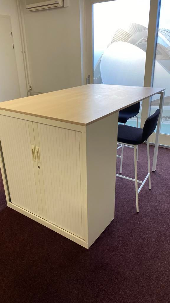 Hoge tafel met kast en 3 krukken - Ideaal voor kantoor, Ophalen, Zo goed als nieuw