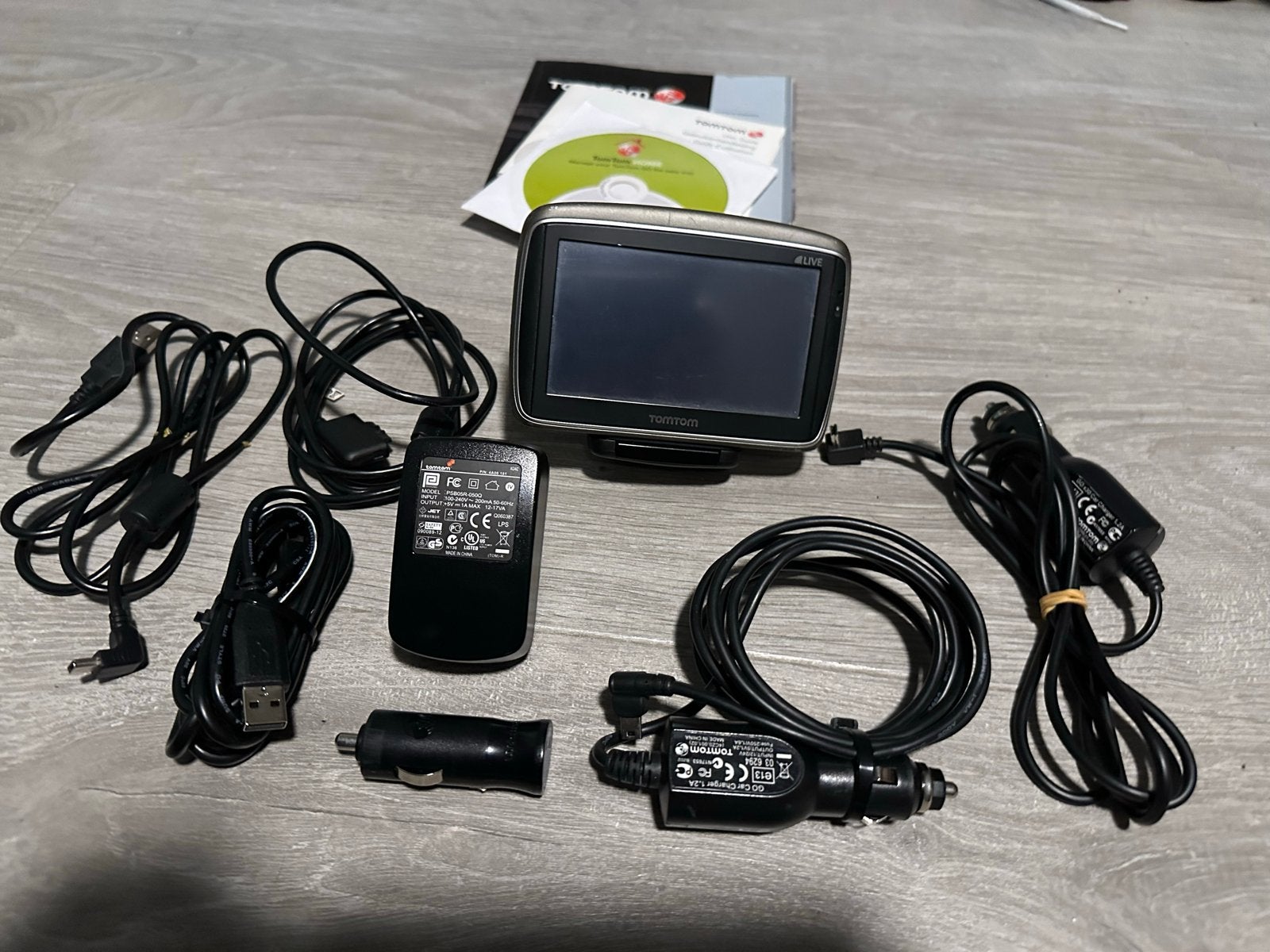 TomTom navigatiesysteem met accessoires, Auto diversen, Ophalen of Verzenden, Gebruikt