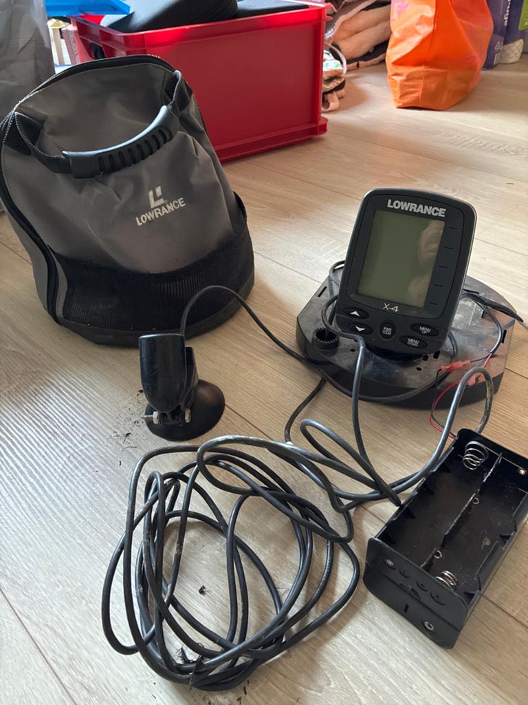 Lowrance X-4 dieptemeter met batterijcompartiment, Watersport en Boten, Ophalen of Verzenden, Gebruikt, Overige typen