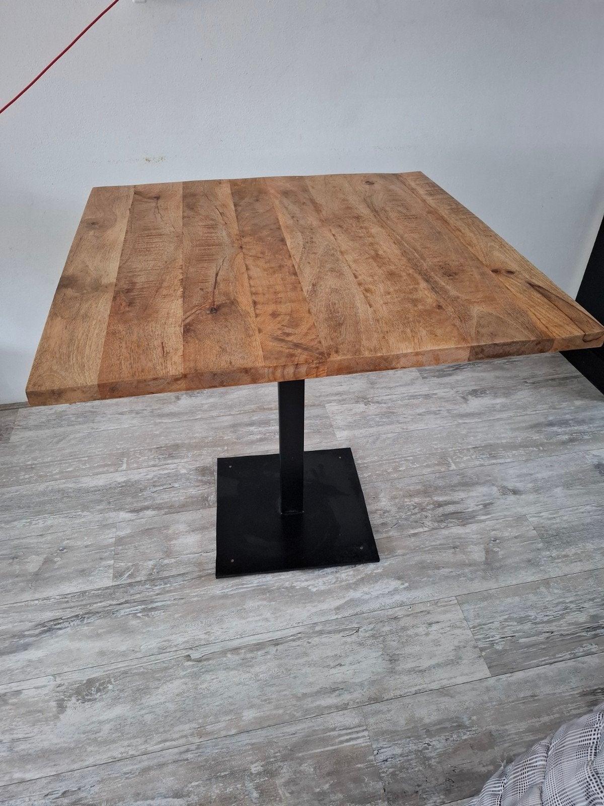 Mango Houten eettafel met metalen onderstel 80x80., Huis en Inrichting, Tafels | Eettafels, Gebruikt, 50 tot 100 cm, Vierkant