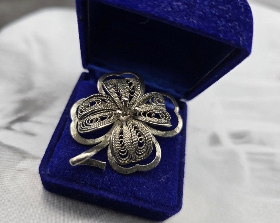 Vintage Zilveren Klavertje Vier Broche Filigraan, Ophalen of Verzenden, Gebruikt, 4 tot 7 cm, Zilver