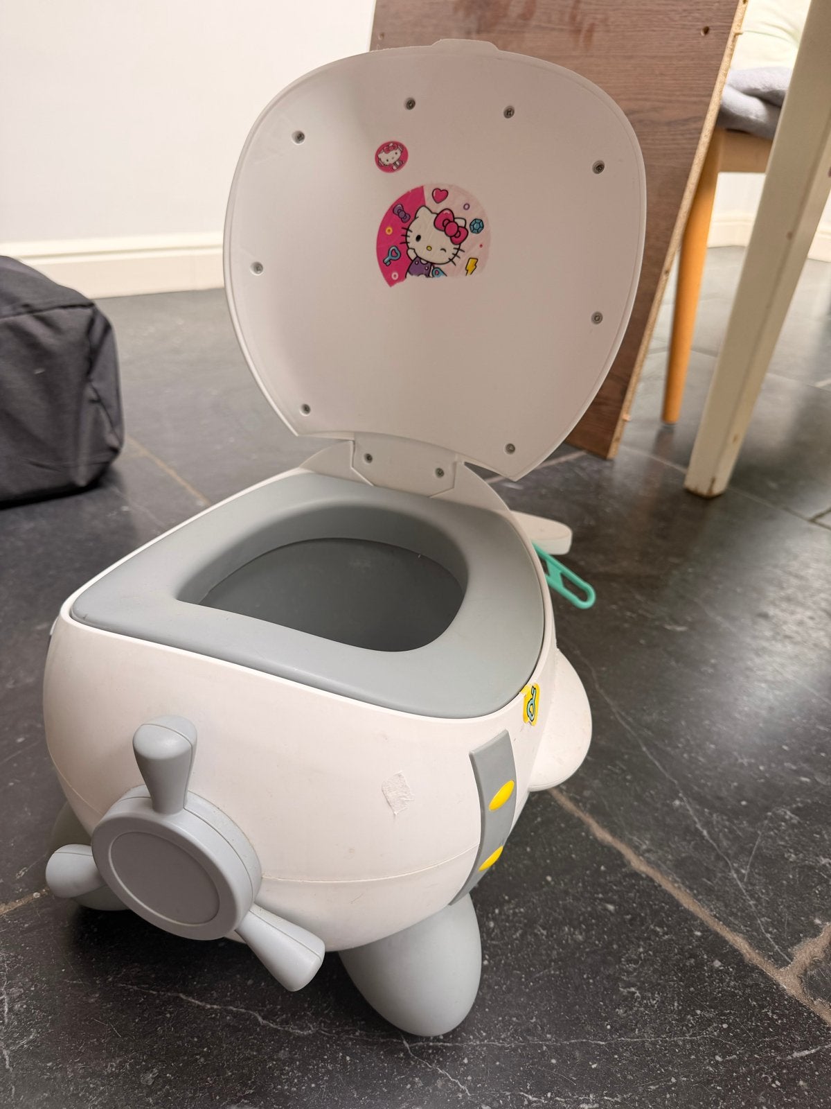 Leuk Vliegtuig Reispotje / Kindertoilet met Hello Kitty, Ophalen of Verzenden, Gebruikt