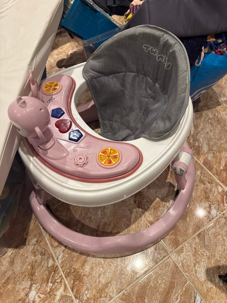 Roze baby loopstoel met speelblad - Twinky, Ophalen of Verzenden, Gebruikt