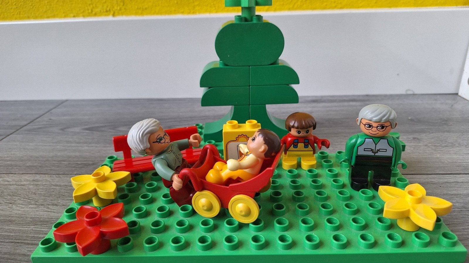 Duplo set: Opa, Oma en kleinkinderen in het park, Kinderen en Baby's, Speelgoed | Duplo en Lego, Inclusief minifiguren, Gebruikt