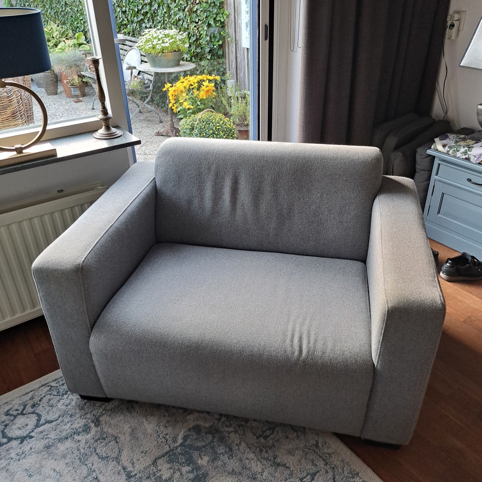 grijze love seat, Ophalen, Gebruikt, Tweepersoons, 75 tot 100 cm