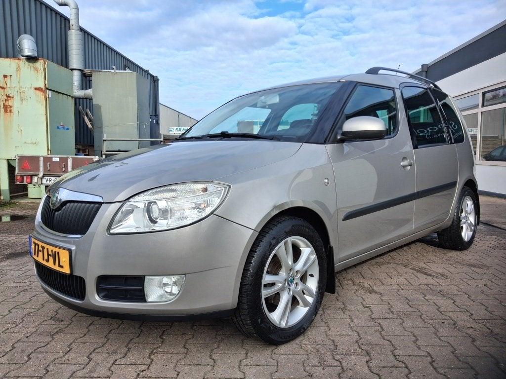 Skoda Roomster 1.4-16V 119.000Km Nap/Panoramadak/Leer, Auto's, Dealer onderhouden, Gebruikt, Zwart, 4 cilinders