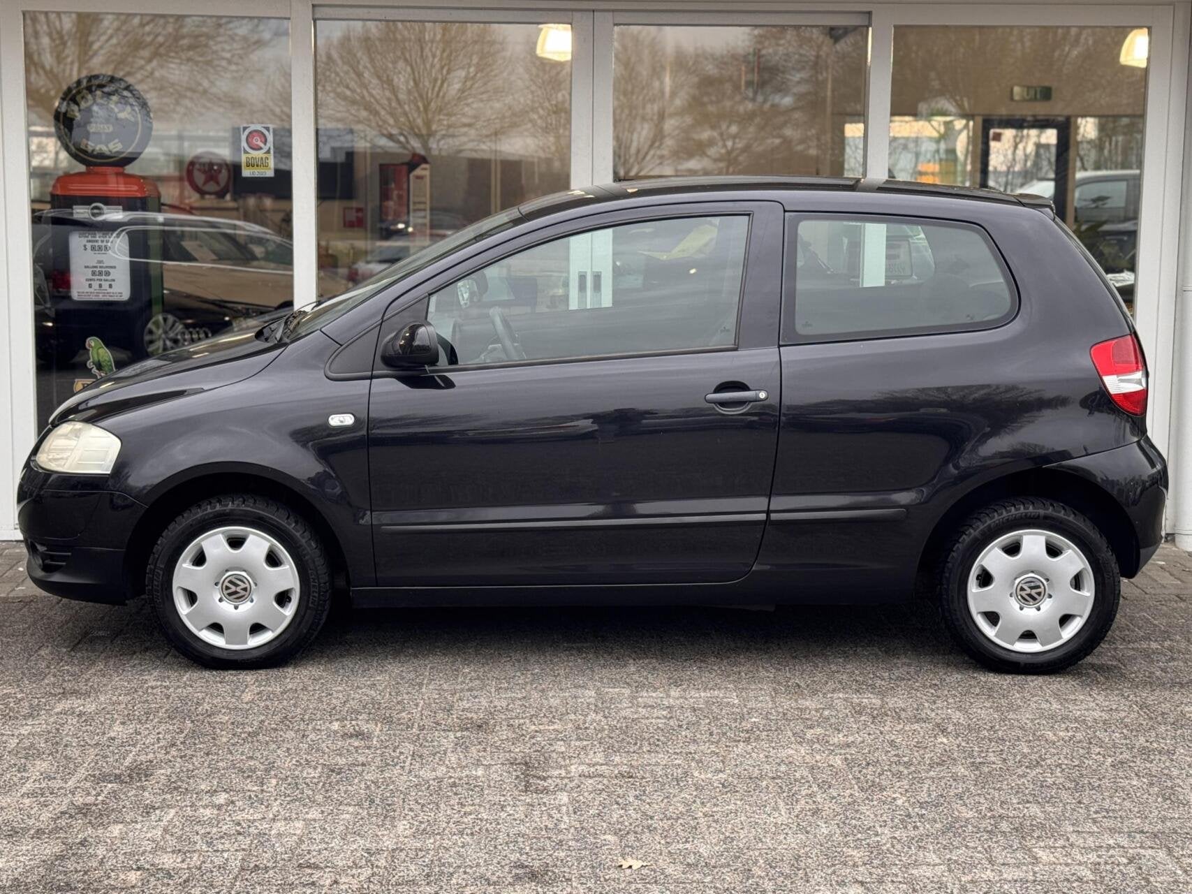 Volkswagen Fox 1.4i 75pk,Trendline uitv.,Airco,elek pakket,c, Auto's, Voorwielaandrijving, Zwart, 4 stoelen, Zwart
