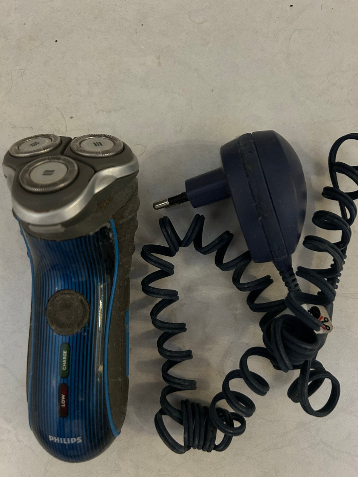 Philips scheerapparaat met oplader, Ophalen, Zo goed als nieuw, Scheren en Epileren