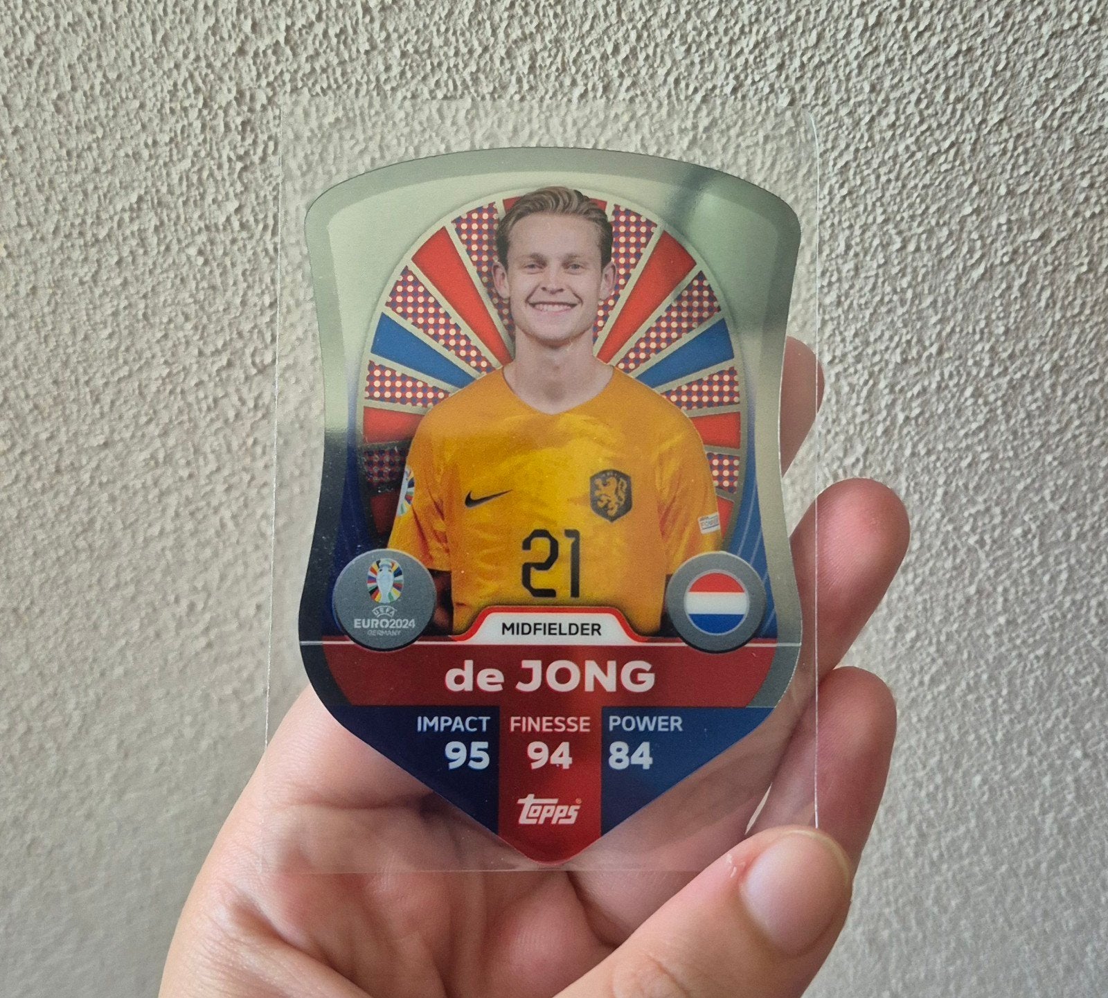 Topps Chrome Shield Frenkie de Jong Euro 2024, Hobby en Vrije tijd, Verzamelkaartspellen | Pokémon, Ophalen of Verzenden, Zo goed als nieuw