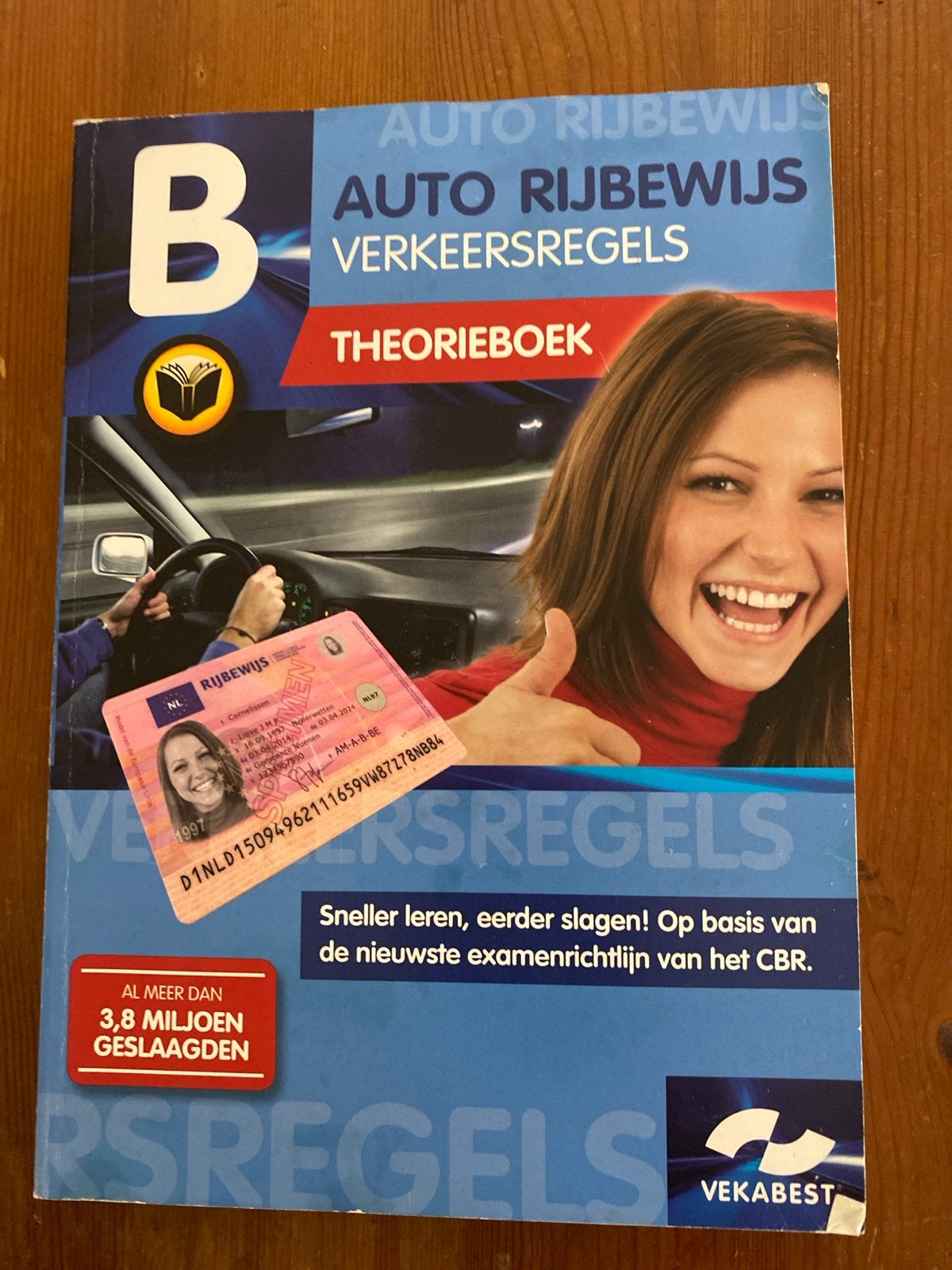 Theorieboek Auto Rijbewijs B - Verkeersregels, Boeken, Auto's | Boeken, Ophalen of Verzenden, Gelezen, Algemeen