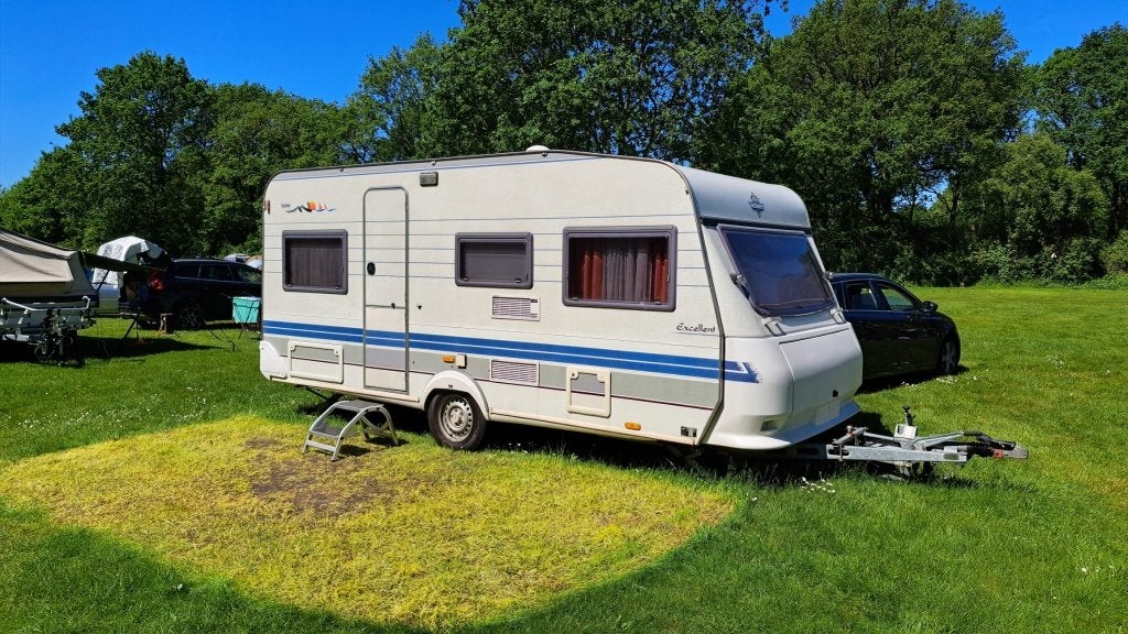 Hobby Excellent 470, vraagprijs 4.500 euro, Caravans en Kamperen, Caravans, Koelkast, Rondzit, Hobby, Particulier