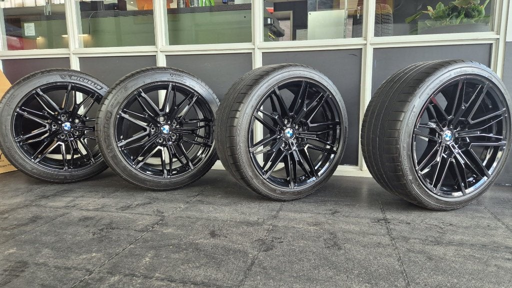 BMW M5  G90 G99 ORIGINELE VELGEN / WIELEN 20 + 21 INCH, Ophalen, Gebruikt, 285 mm, Banden en Velgen