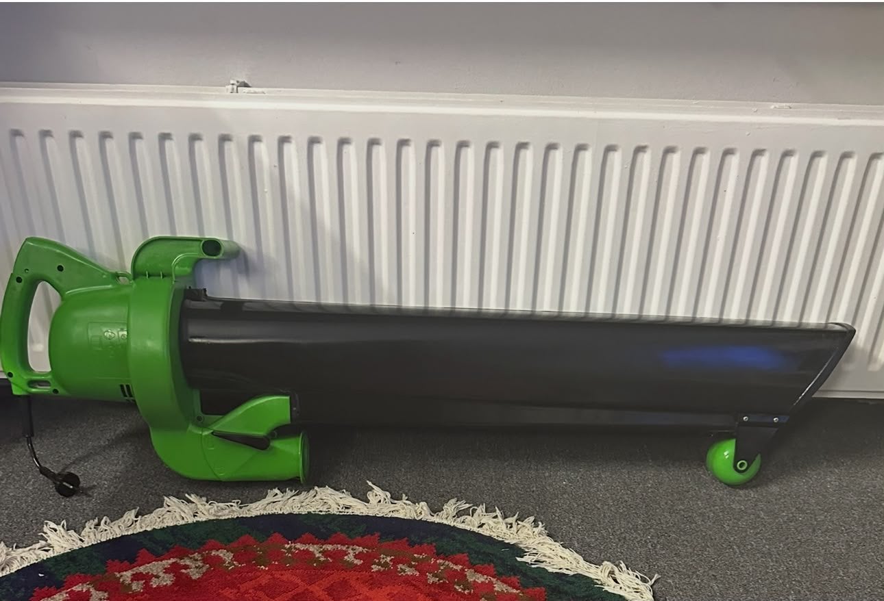 Een krachtige bladblazer, 30 tot 80 cm, Radiator, Minder dan 60 cm, Ophalen of Verzenden