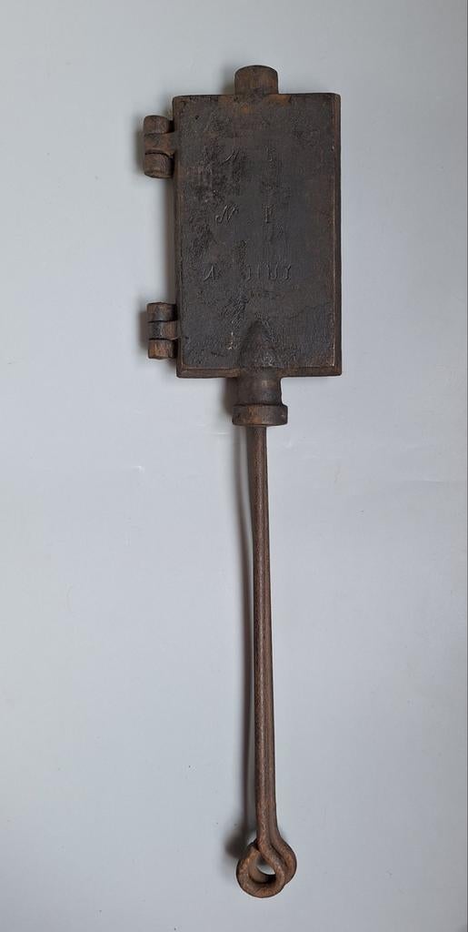 Mooi antiek wafelijzer
59 x 14 cm
In goede staat, Ophalen of Verzenden