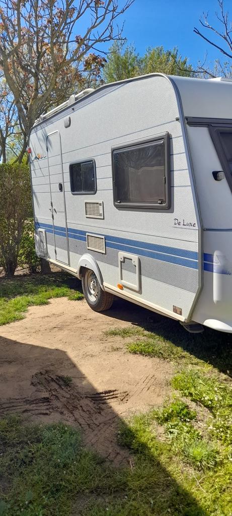 Hobby De Luxe 400 caravan ( staat in Figueres, spanje ), Caravans en Kamperen, Caravans, Standaardzit, Hobby, Tot en met 3, Particulier